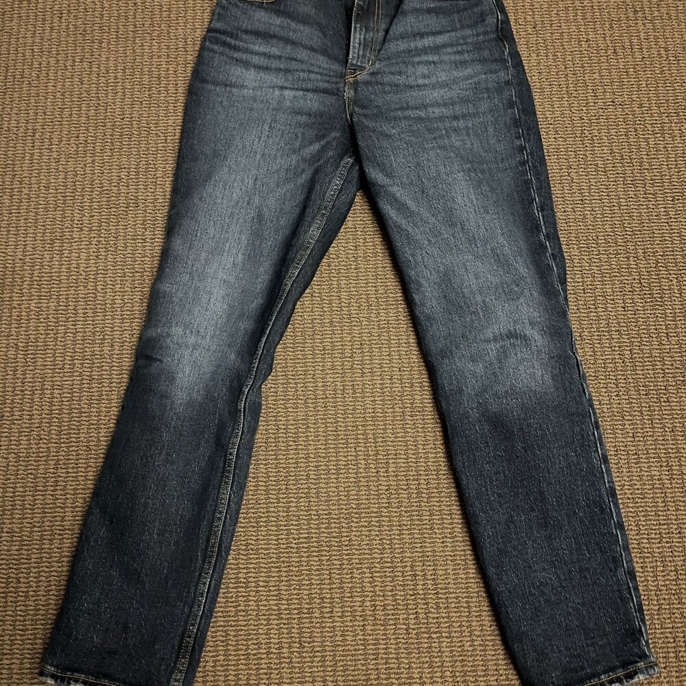 Like New - Levi's 724 High Rise Slim Straight Women's Jeans in sz 26